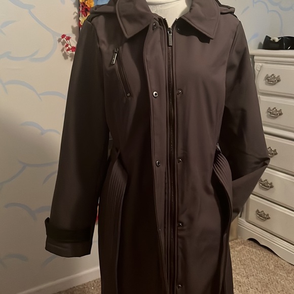 Michael Kors Gray lined winter jacket size Large with removable hood. - Picture 6 of 10